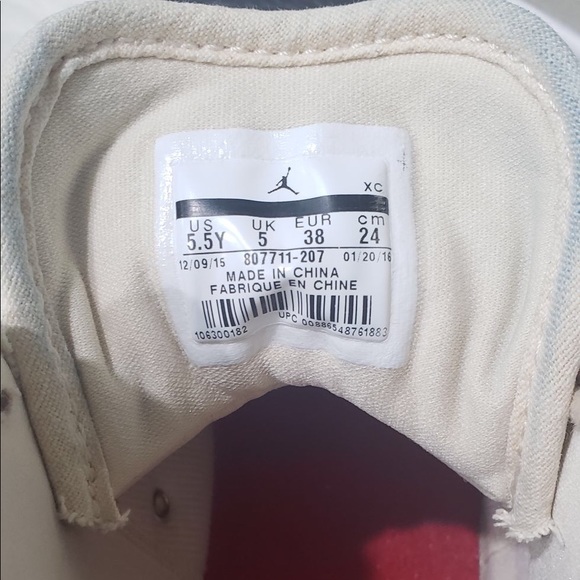 Air Jordan - Picture 2 of 4